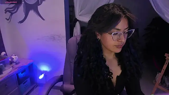 witchviolet online show from February 5, 12:24 am