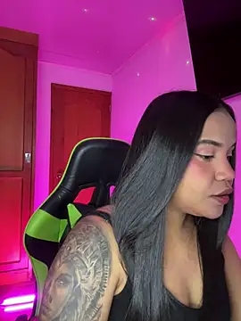 leila 22 online show from July 28, 2:24 pm
