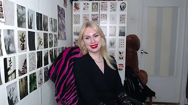 CapriScorpion online show from July 9, 1:24 pm