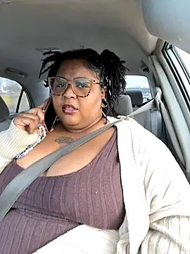 Snapshot of kweenxkarma chatting on October 27, 9:53 pm kweenxkarma online show from October 27, 9:53 pm