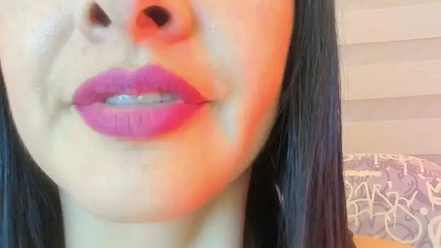 queen fetish online show from July 30, 9:15 pm