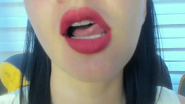 queen fetish online show from July 21, 8:53 pm