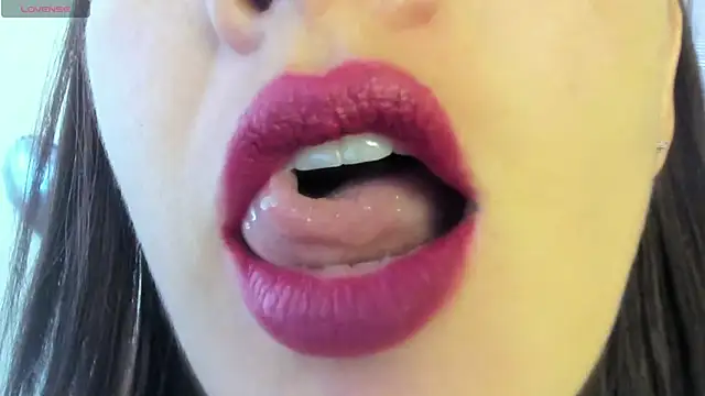queen fetish online show from June 12, 7:55 pm