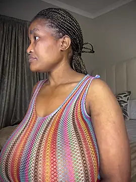 Bustygoddess32 online show from May 4, 12:25 am
