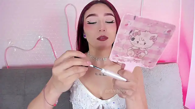 artmiaa online show from November 10, 12:33 pm