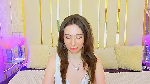 KimmmLi online show from June 17, 1:23 pm