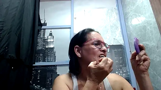 Nastylatinaxxx online show from December 17, 11:20 pm