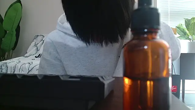 POCARI SWEAT online show from March 14, 10:33 pm