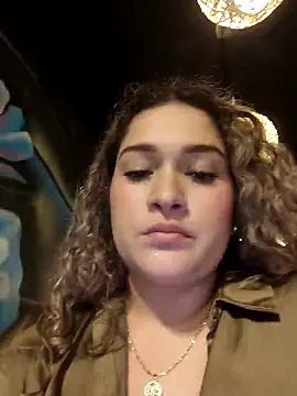 Sara smiiith211 online show from April 28, 2:27 am