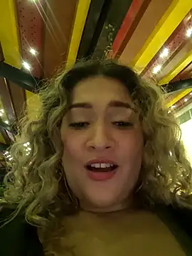 Sara smiiith211 online show from April 29, 2:37 am
