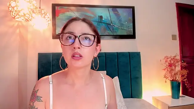 Emilywatsonn online show from December 23, 12:36 am