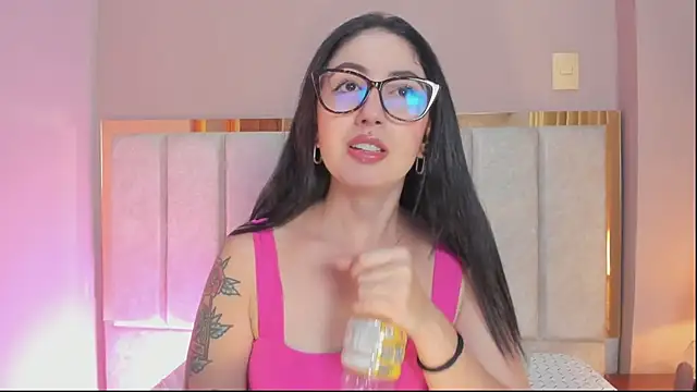 Emilywatsonn online show from March 7, 1:01 am