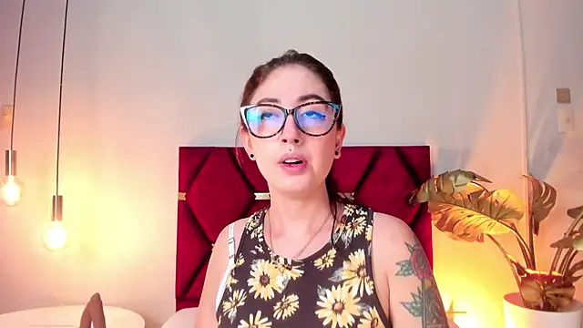 Emilywatsonn online show from November 25, 12:35 am