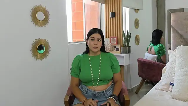 EmilyPeytonn online show from November 22, 1:14 pm