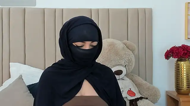 izadii online show from March 18, 6:57 pm