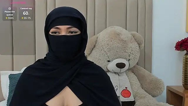 izadii online show from February 2, 7:35 pm