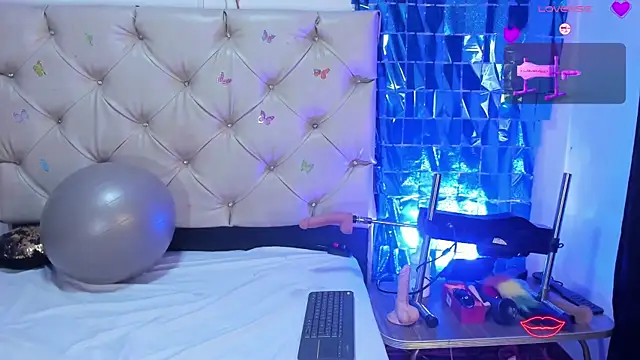 cleopatraa online show from June 18, 10:58 pm