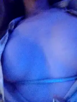 Luna Kitanna online show from May 1, 9:07 pm
