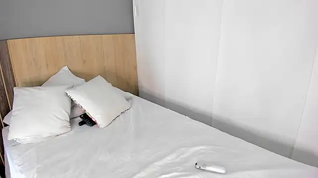 hannnasmith online show from November 18, 3:18 am