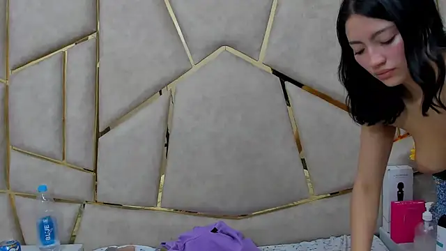 Kloe Candy1 online show from February 3, 4:43 am