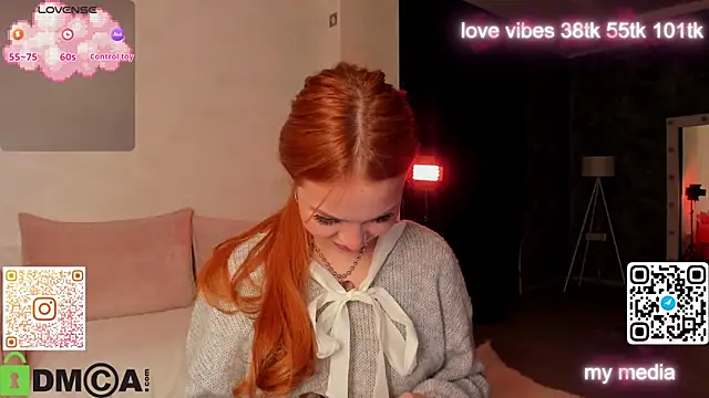 Snapshot of Tracy-Taylor chatting on October 14, 12:35 am Tracy-Taylor online show from October 14, 12:35 am