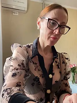 LauraDavis online show from June 30, 12:48 pm