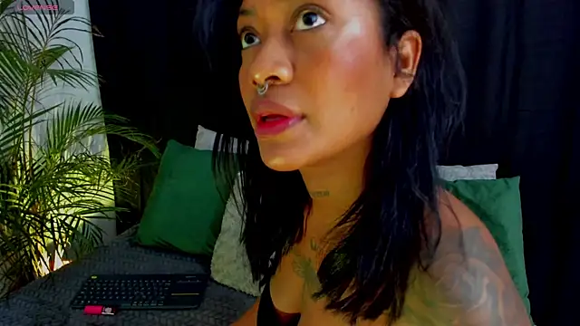 JulianaMiller online show from June 28, 5:14 am