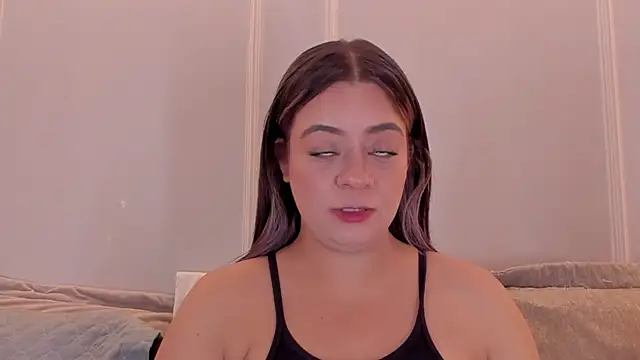 sarah-bonneth online show from July 23, 11:29 am