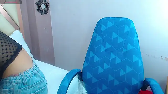 Erika Stevens online show from November 11, 3:20 pm