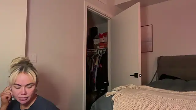 ElenaErickson online show from February 13, 4:25 am