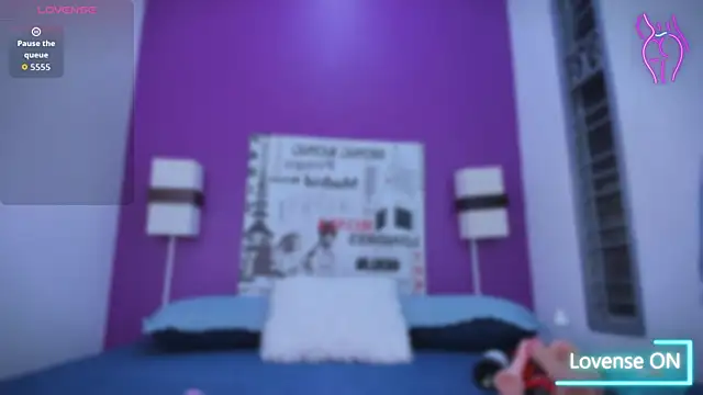 Lila Pinky online show from September 22, 1:09 pm