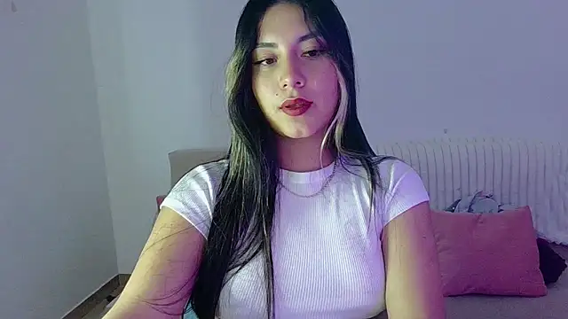 Lia 14  online show from May 1, 10:35 pm