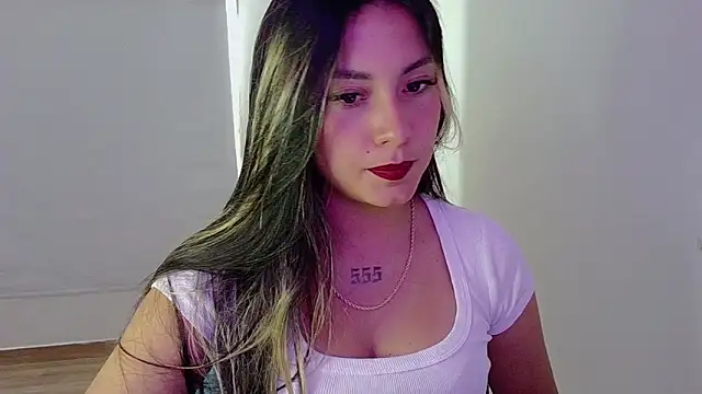 Lia 14  online show from February 2, 8:19 pm