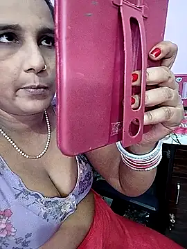 reemacouple007 online show from August 1, 8:27 am