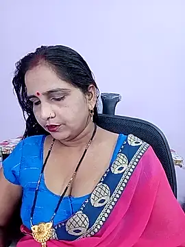reemacouple007 online show from June 13, 8:45 am