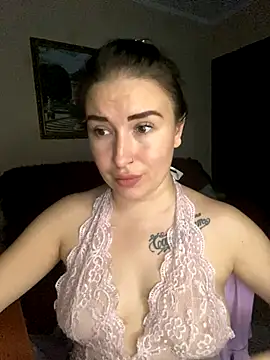 Roxana Bell online show from November 12, 8:07 pm