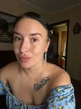 Roxana Bell online show from June 13, 11:40 am