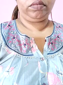 Ravina patil1 online show from August 3, 9:15 am