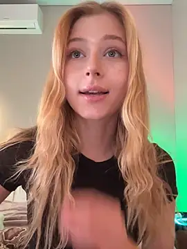 LunaRase online show from March 17, 8:51 am