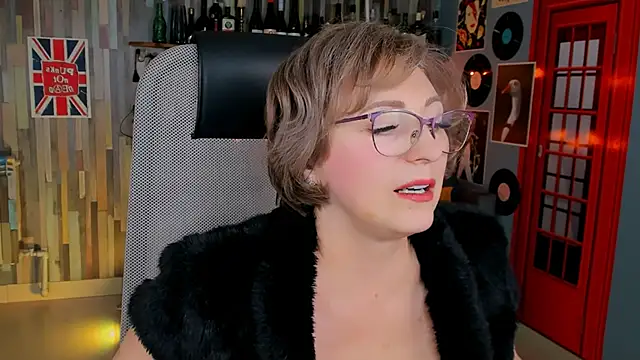 sugar vivien online show from December 4, 2:30 pm