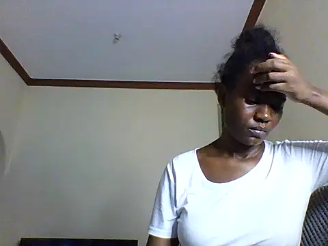 Snapshot of Cute_princcess chatting on October 6, 5:18 pm Cute princcess online show from October 6, 5:18 pm