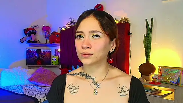 alisson zafiro  online show from March 5, 3:35 am