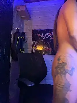 whiteladyboy online show from November 30, 4:33 pm