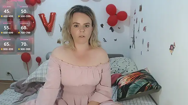 hotmilf4uxxx online show from June 17, 9:43 am