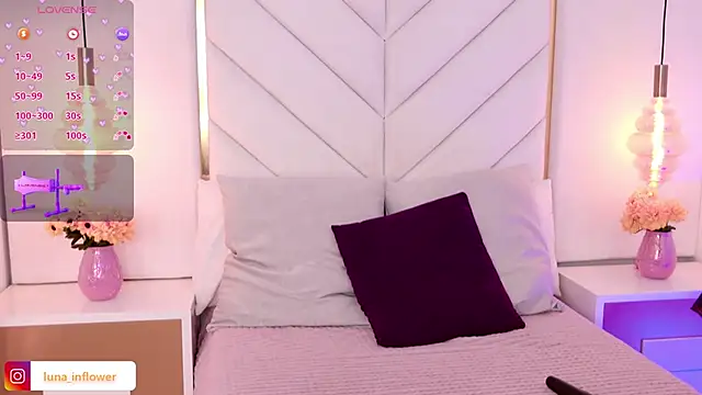 Flor delunaa online show from June 18, 1:27 pm