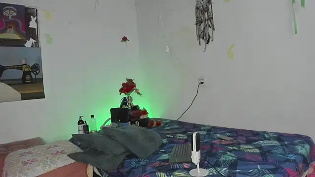 lovely kitt online show from July 25, 2:29 am
