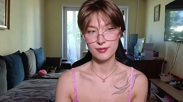 MalvinaBlum online show from June 5, 5:00 am
