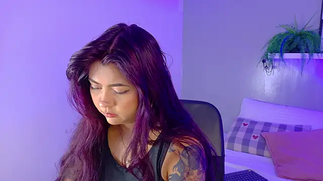 alaia-rogers online show from November 28, 11:46 am