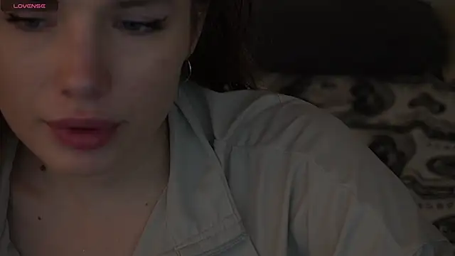 IceDanielles online show from November 10, 1:50 pm