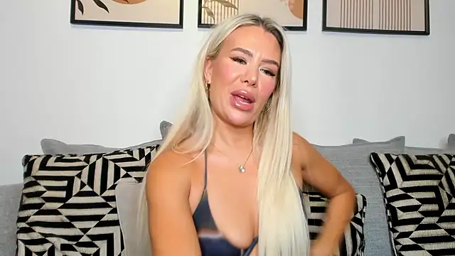 Alexia-Lee online show from January 14, 9:42 pm